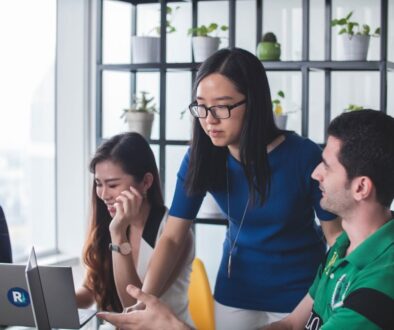 Kodeks etyki w technologii – przykłady i wdrożenie w firmach IT